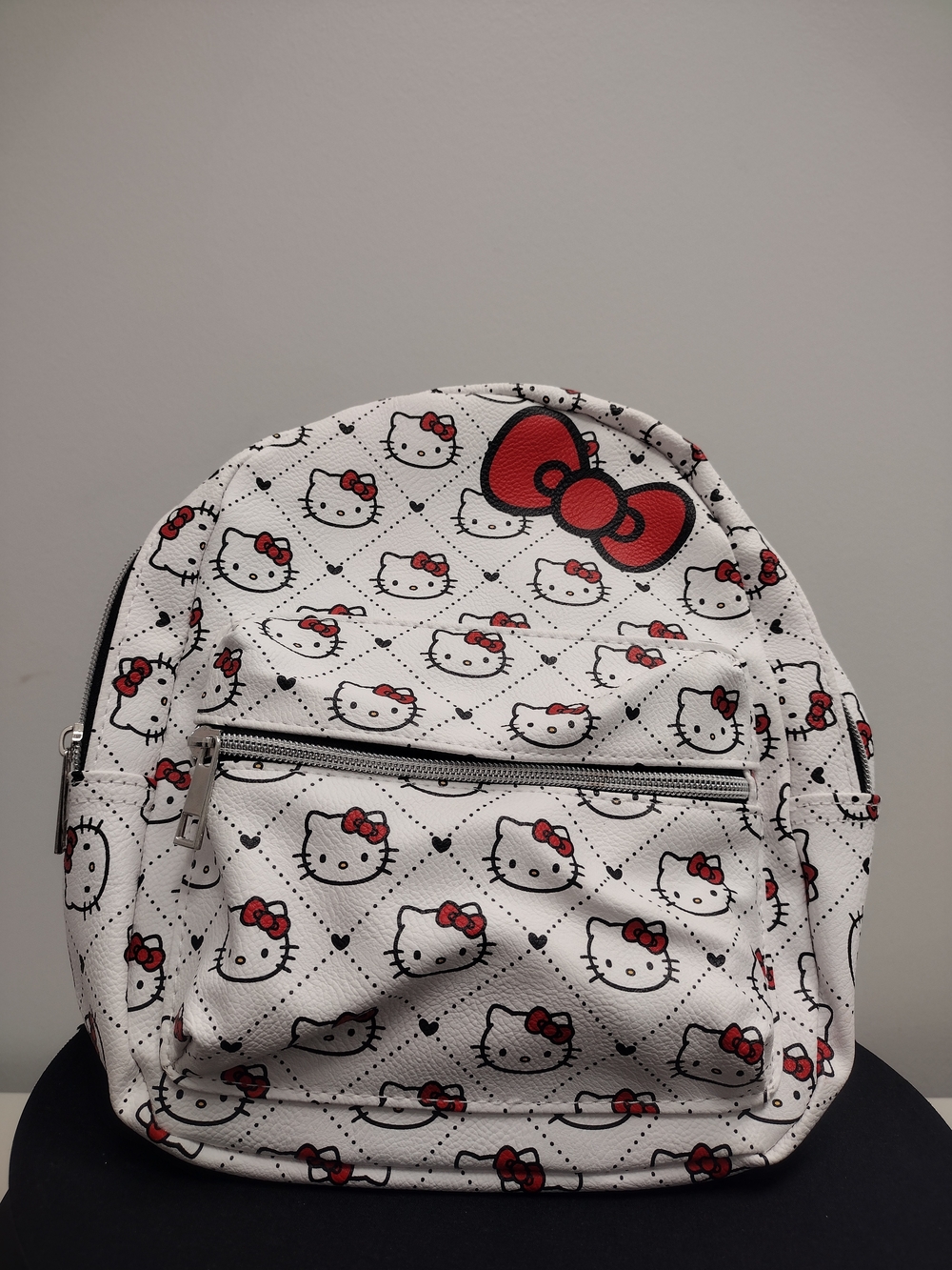 Sanrio Hello Kitty White Backpack with Red Bow Pattern